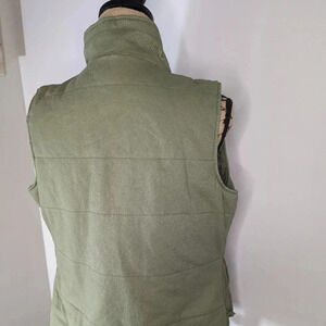 True craft snap button vest